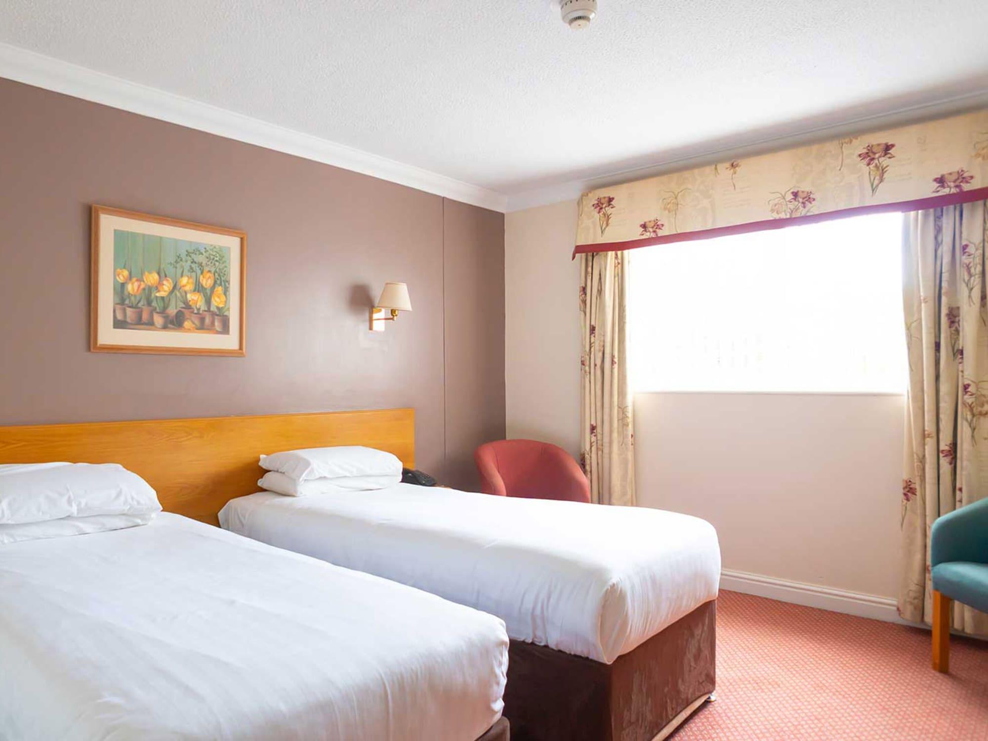 Holt Lodge Hotel Wrexham Esterno foto
