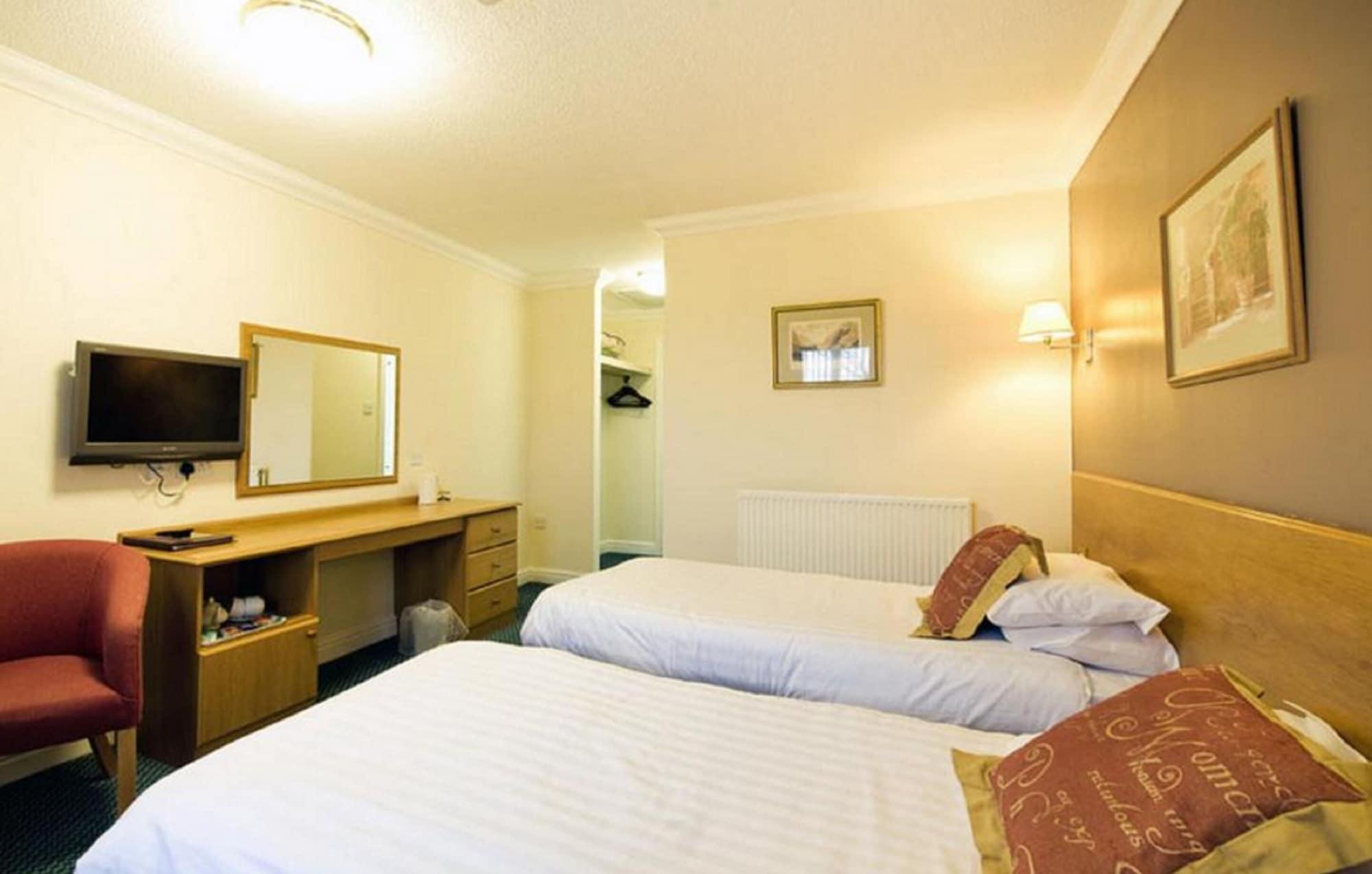 Holt Lodge Hotel Wrexham Esterno foto