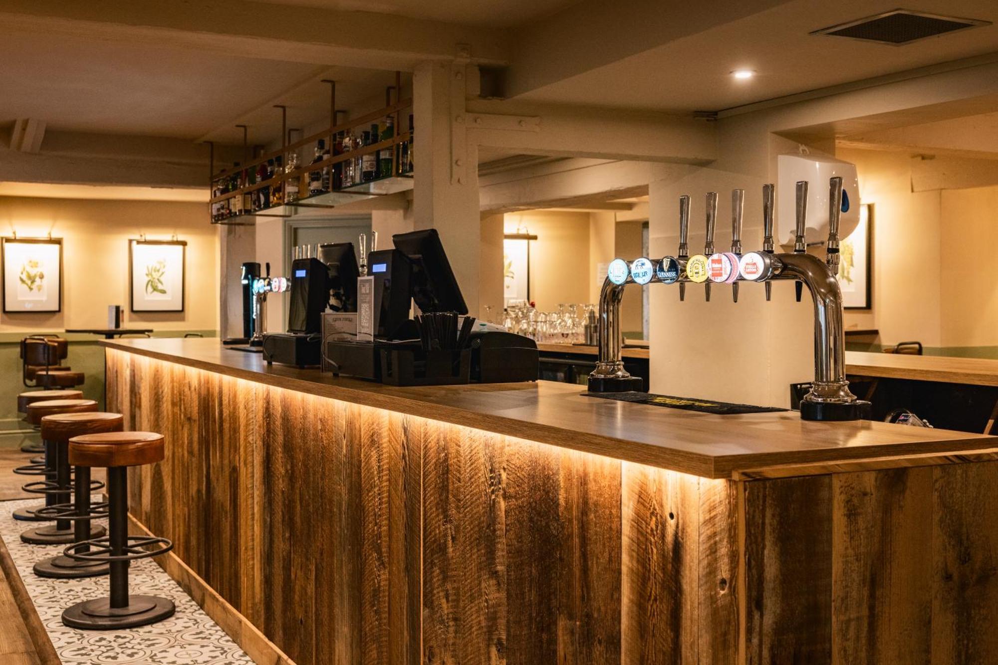 Holt Lodge Hotel Wrexham Esterno foto