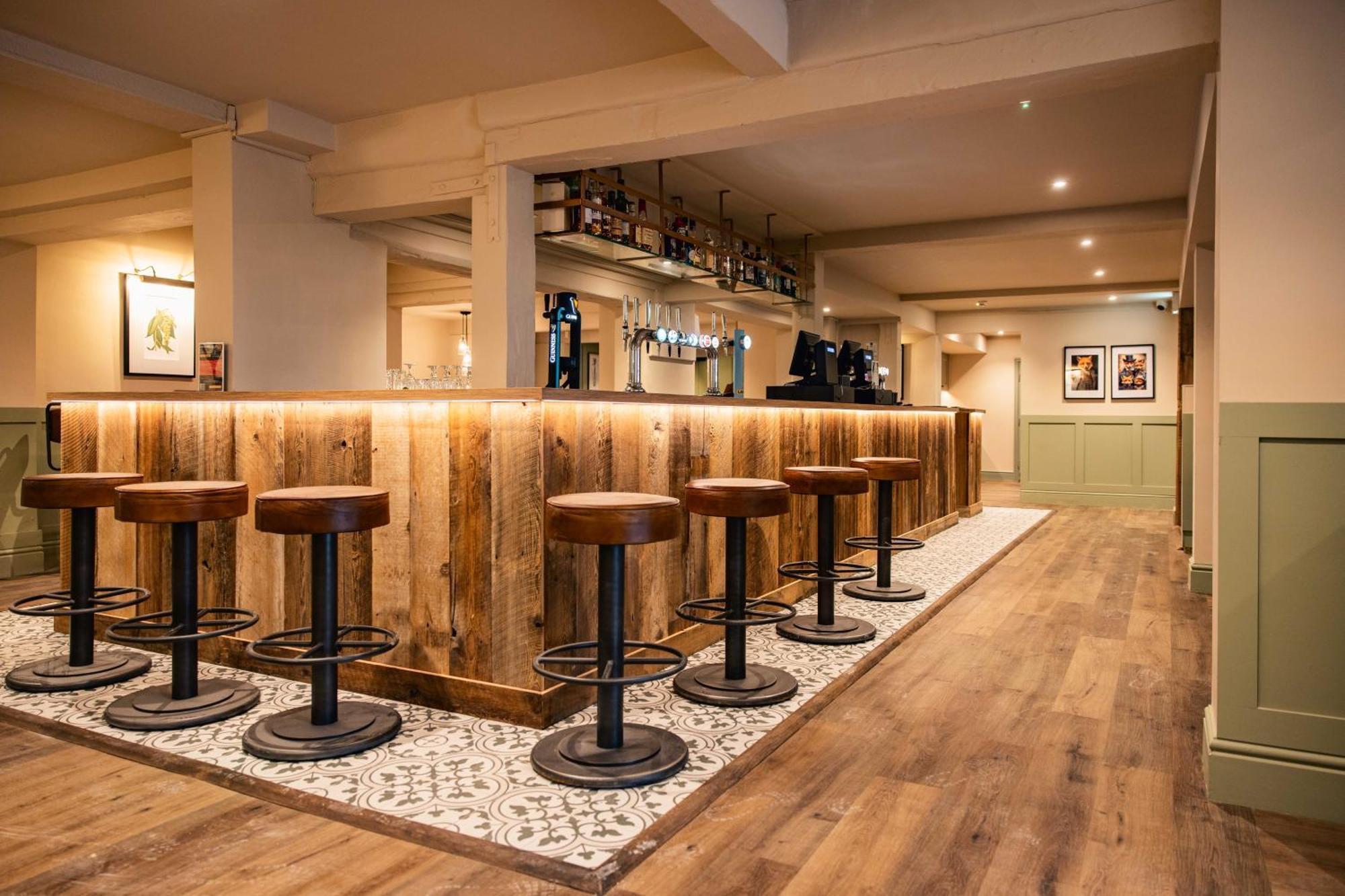 Holt Lodge Hotel Wrexham Esterno foto